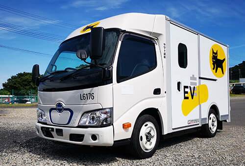 Small-sized, commercial-use BEV Hino Dutro Z EV